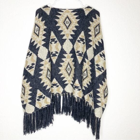 II Sisters cream gray gold Aztec southwestern fringe poncho style sweater S / M - Picture 15 of 15